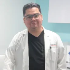 Hola, soy el Dr. Luis Gerardo Heredia Plaza, Angiólogo y Cirujano Vascular. Conoce mis estudios y servicios, contáctame o haz una cita directa por este medio.