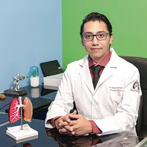 Dr. Enrique López Jara 3